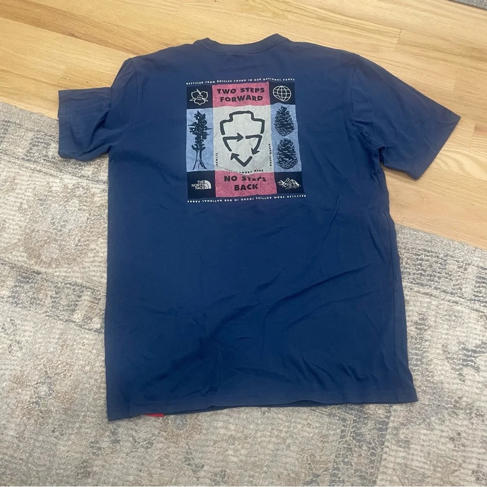 The North Face Pocket Tee Mens M  Shirt